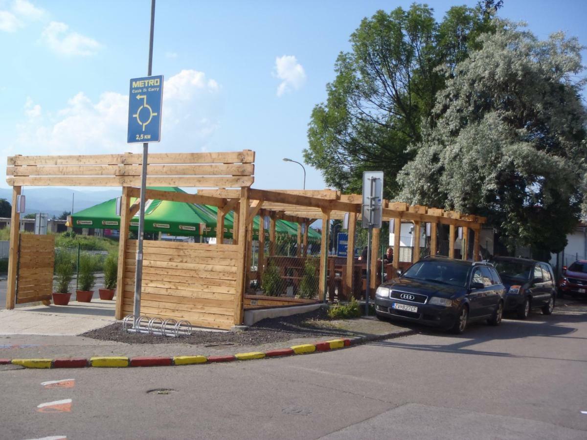 Victoria - Penzion & Restaurant Zólyom Kültér fotó