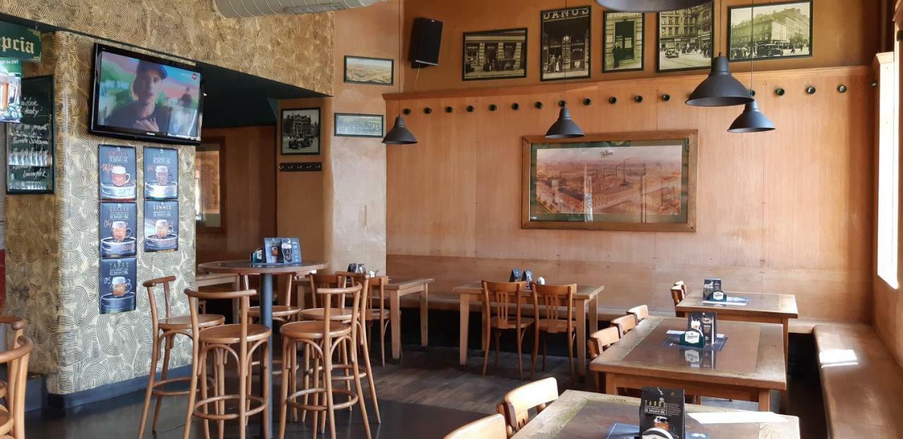 Victoria - Penzion & Restaurant Zólyom Kültér fotó